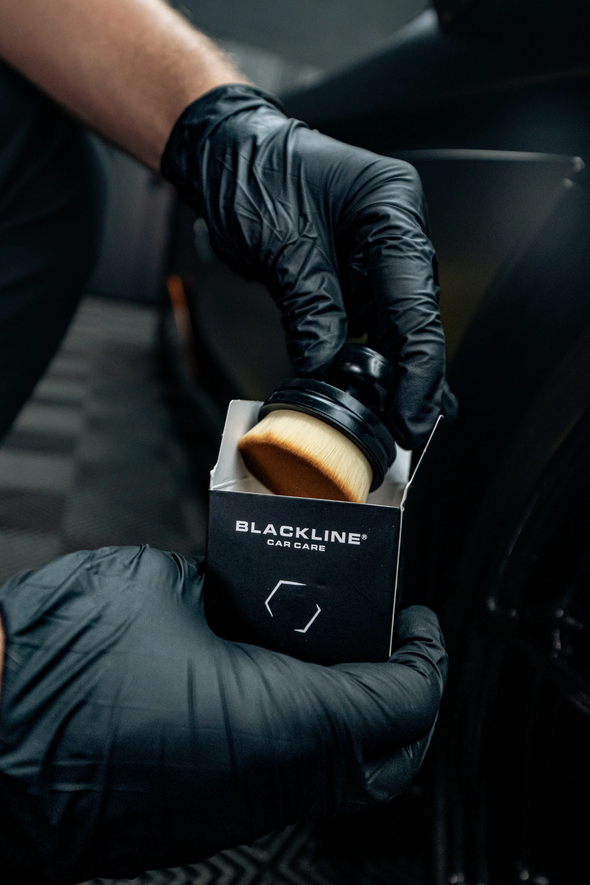 BLACKLINE® Tire Applicator Brush - Image 3
