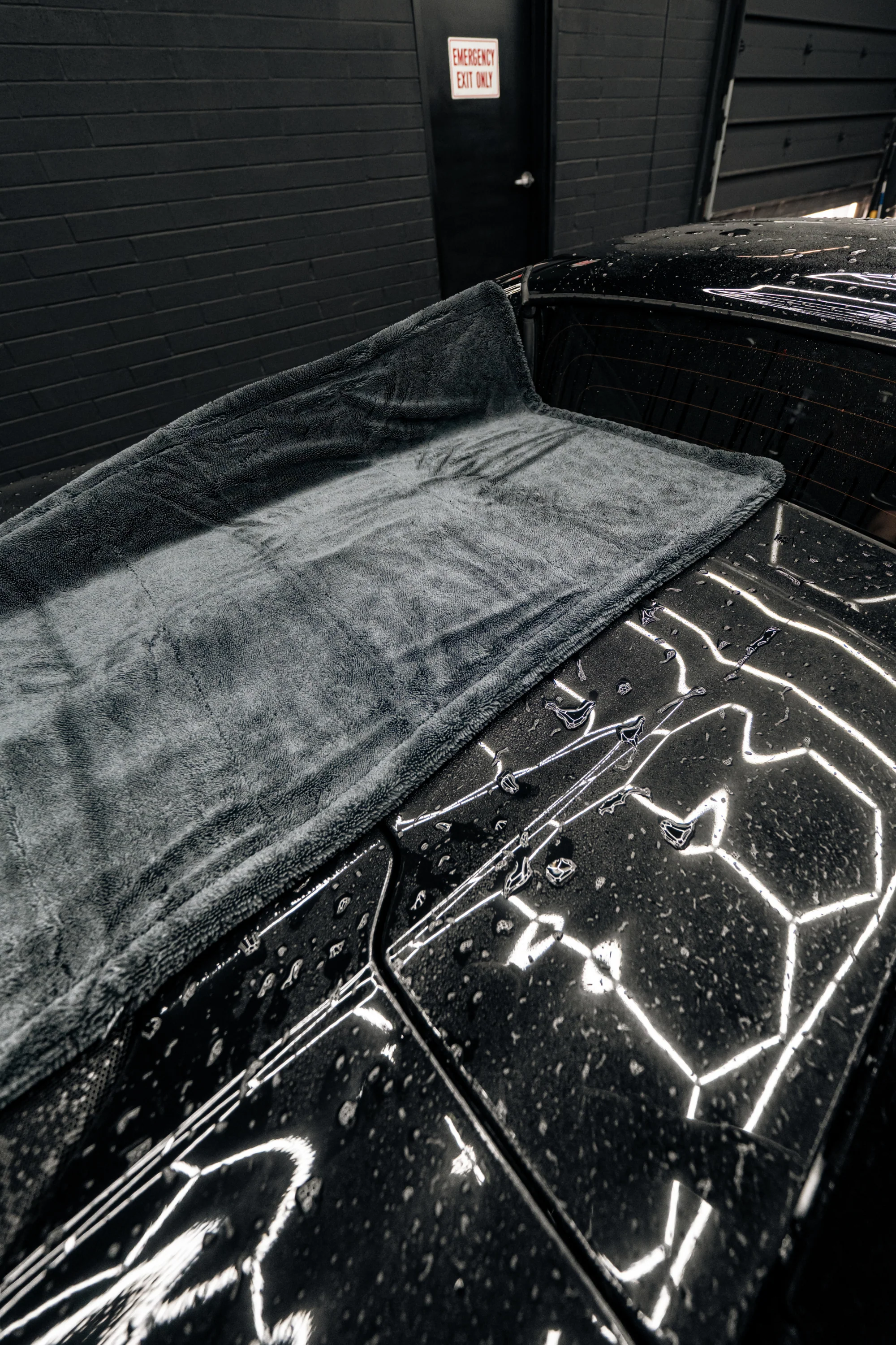 BLACKLINE® Twisted-Loop Drying Towel - Image 7