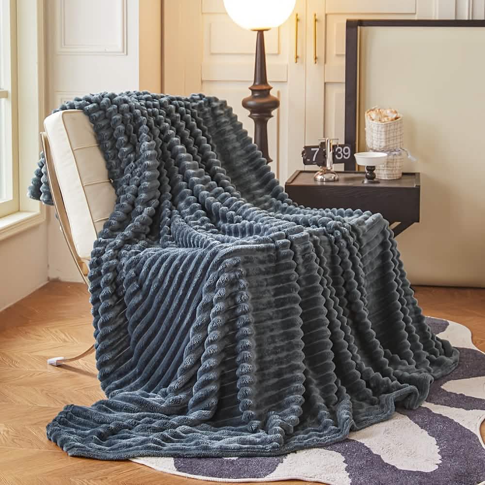 Ultra-Soft Double-Sided Fleece Blanket - Image 3