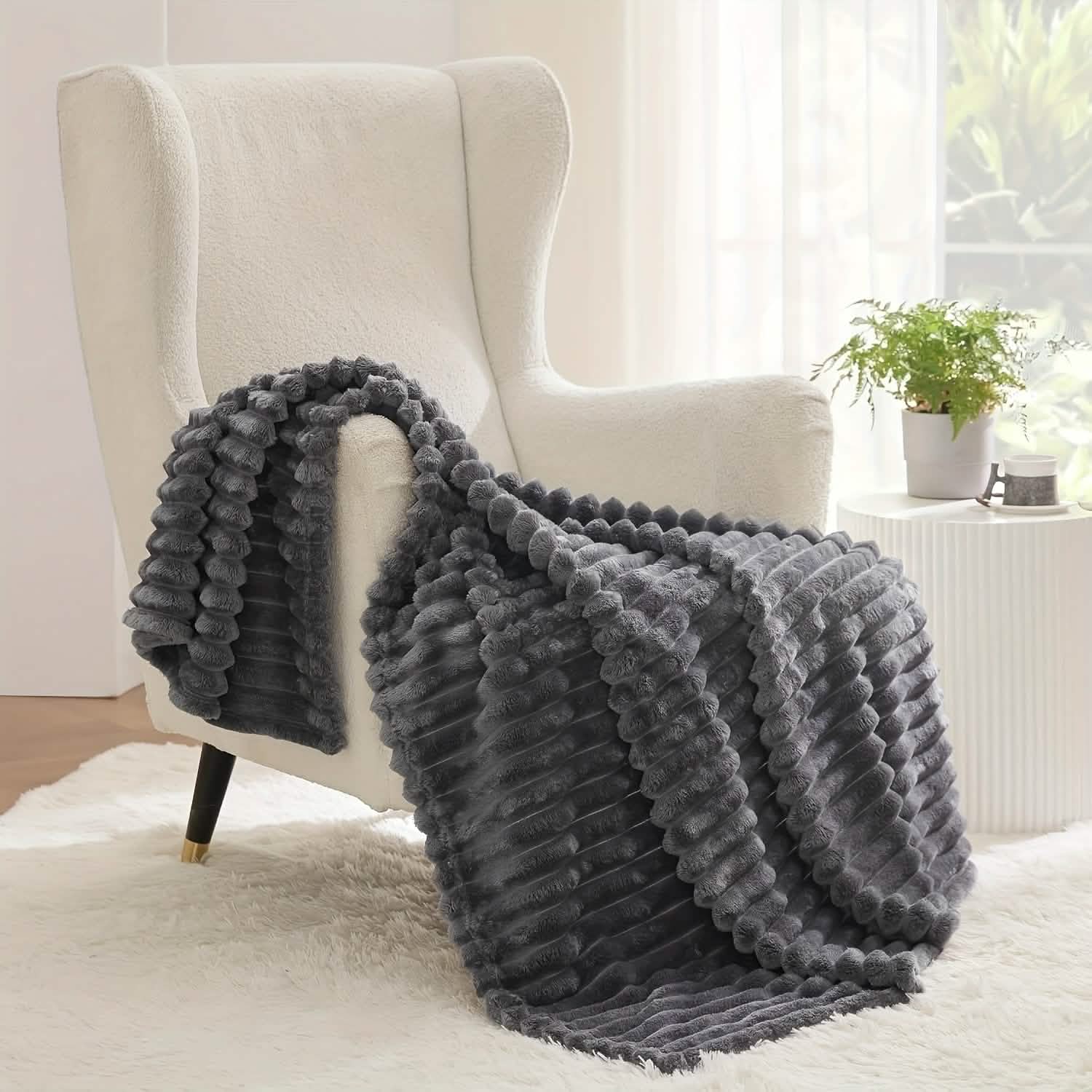Ultra-Soft Double-Sided Fleece Blanket - Image 4