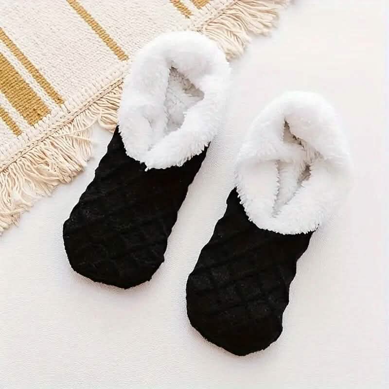 Women's Plush Lined Low Cut Socks - Image 2