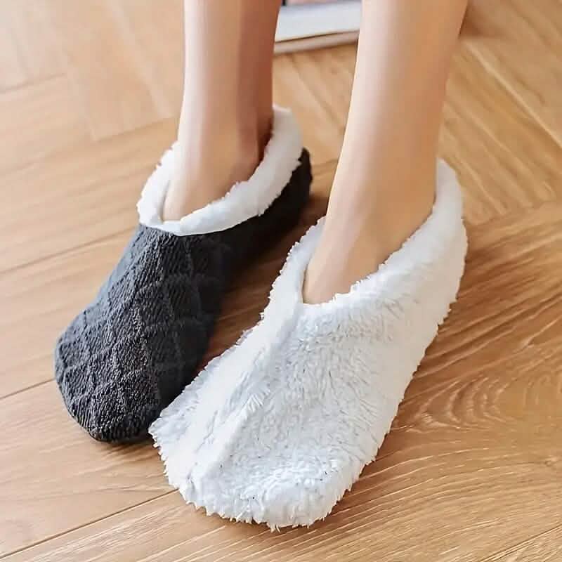 Women's Plush Lined Low Cut Socks - Image 6